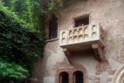 Verona, casa e balcone di Giulietta, Giulietta e Romeo